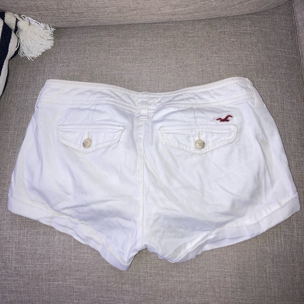 White Hollister shorts